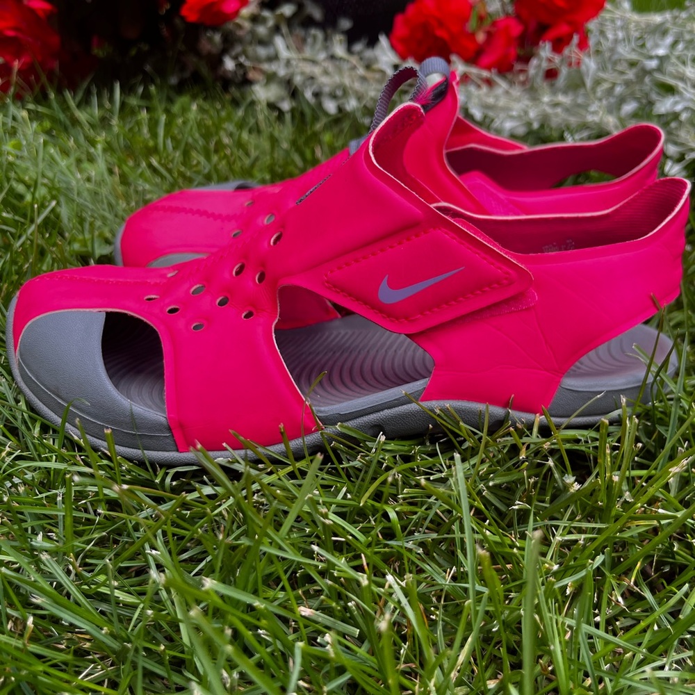 Girls Nike Sunray Protect 2 Sandals Size US 3 Beach, Sand, Water Sport Sandals
